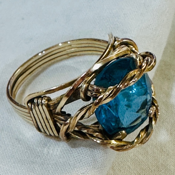 Twisted Golden Brass Wire Ring with Turquoise Colored Blue Stone Size 7 - Picture 10 of 10